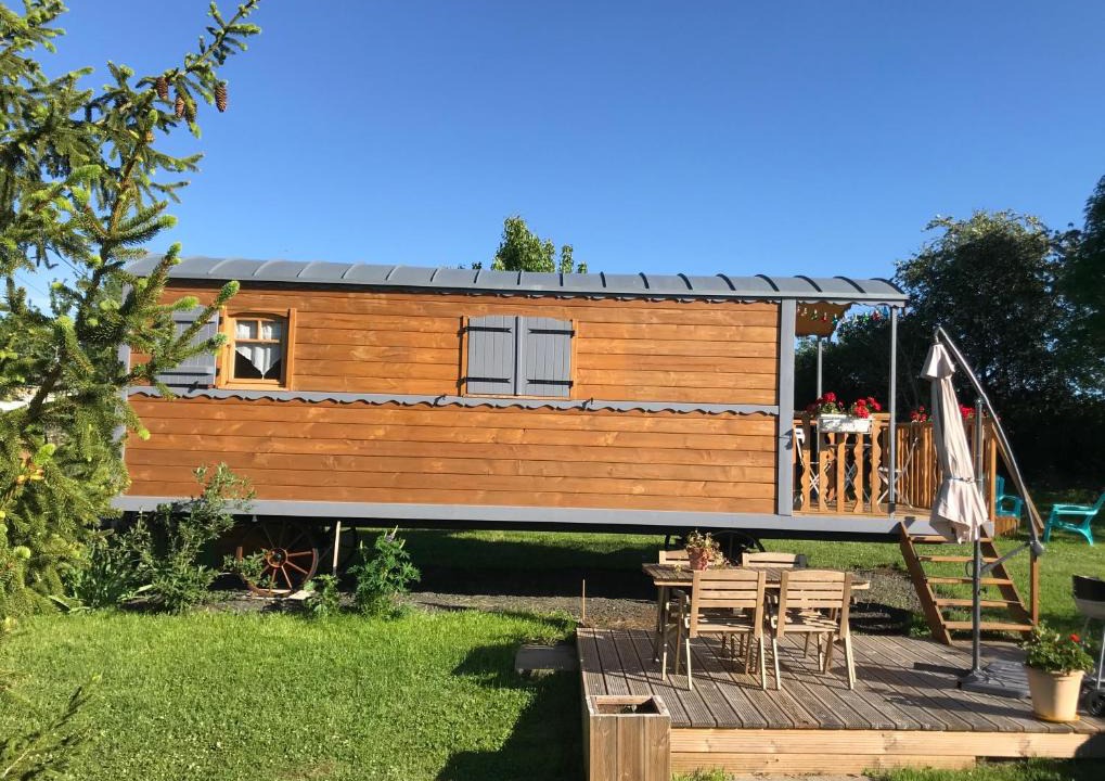 Coltines House | La roulotte au fond du pré