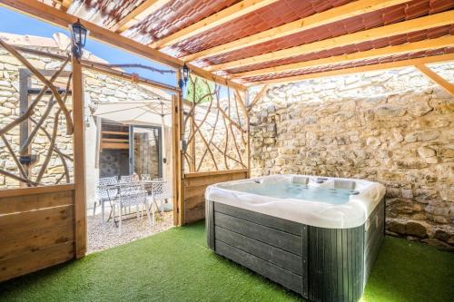 Saint-Alban-sous-Sampzon Apartment | La Soie - Grospierres