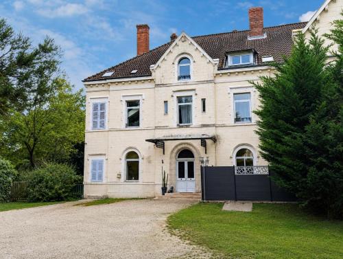 Macon Apartment | La Suite des Épinoches - Parking Privé