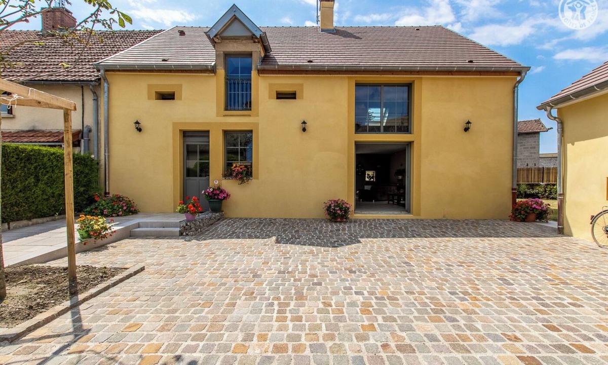 Dracy-Saint-Loup House | La Vallerie - DRACY SAINT LOUP