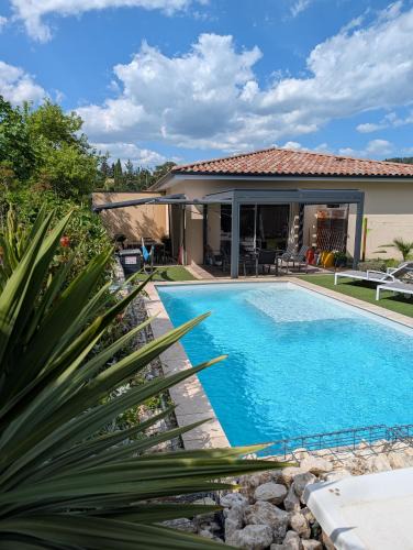 Ucel Villa | La villa des papillons de dugradus