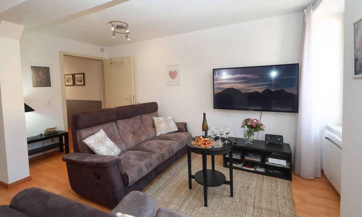 Old Town Apartment | lang 80m2 city center 3br