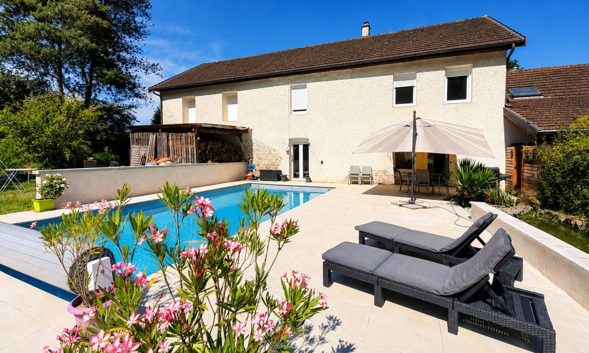 Chaux-Champagny House | Large family gîte with private pool