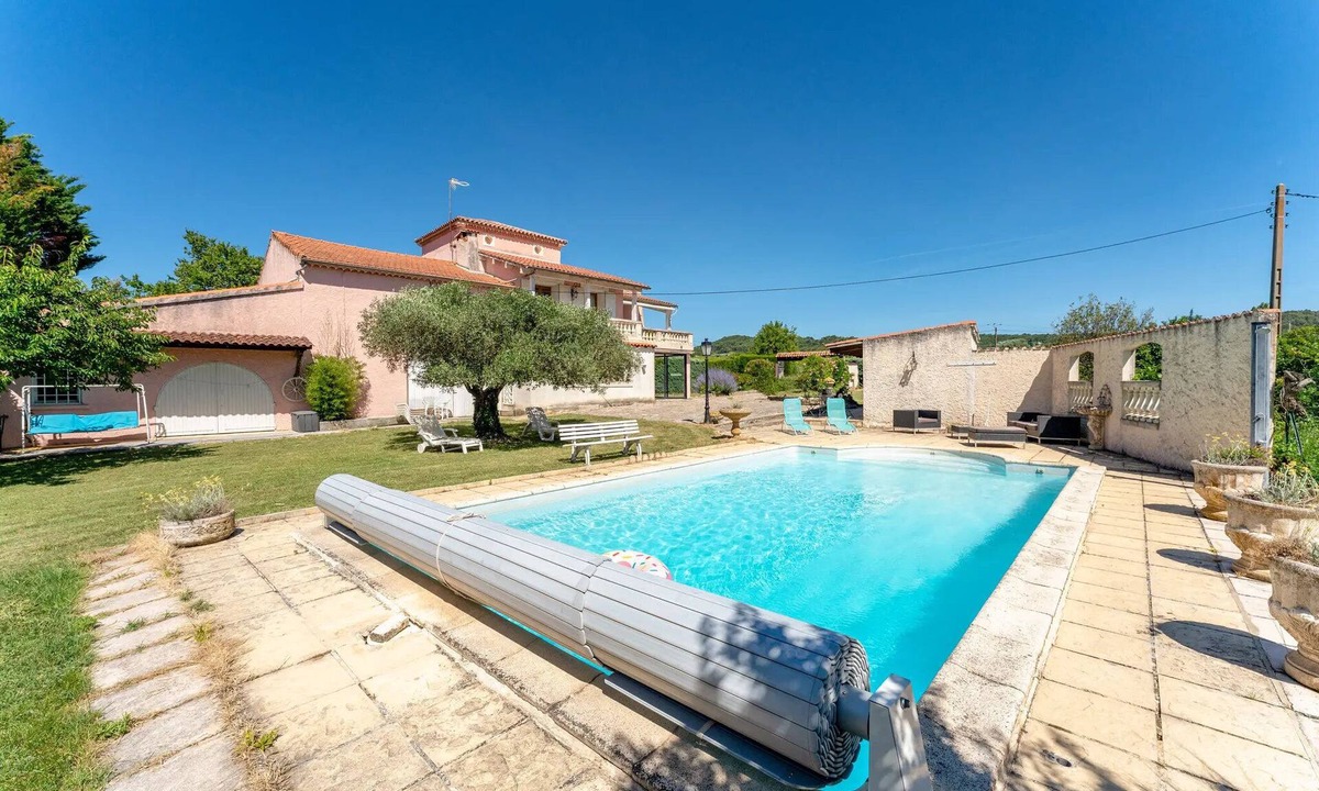 Valreas House | Large house for 2 to 8 people with private pool