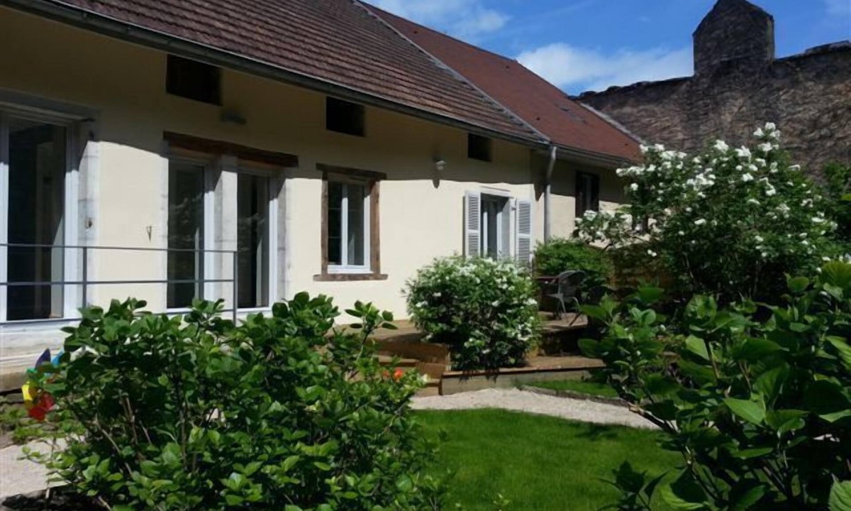 Poligny House | Large House in Poligny, Jura - 4 Star Luxury Accommodation Sleeps 8