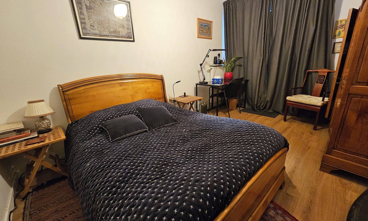 Le Kremlin-Bicetre Bed & Breakfast | Large room near metros 7 and 14