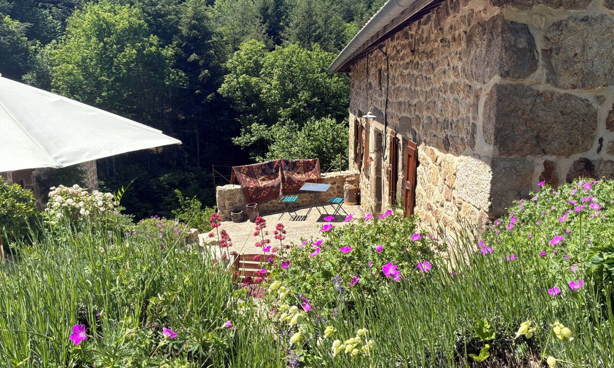 Saint-Julien-Labrousse House | Large stone gite with 2 terraces in the heart of Ardèche Verte