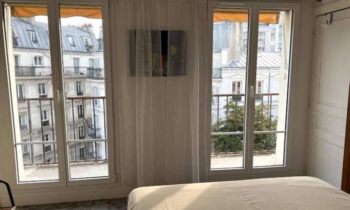 Antibes Old Town Apartment | Large T2 50 m2 Aligre/Bastille