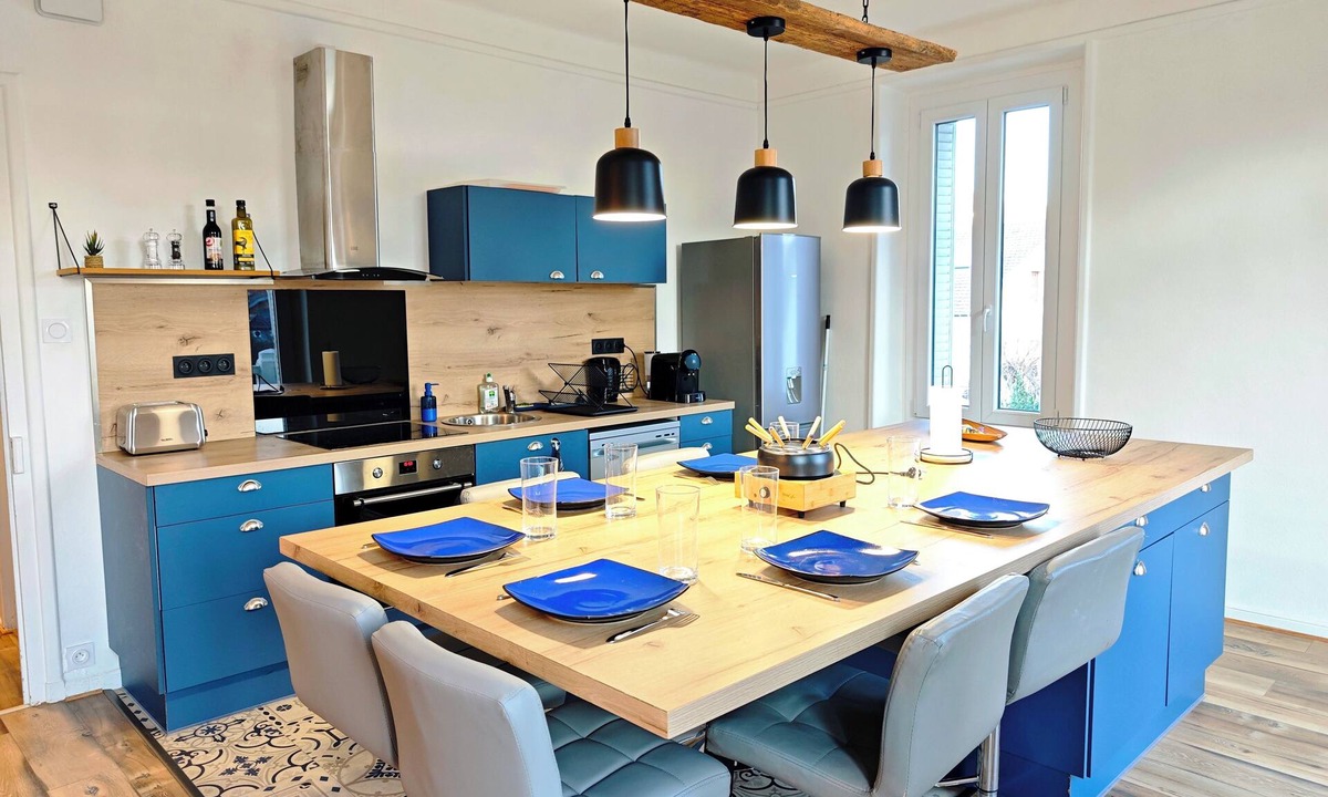 Aix-les-Bains Apartment | Le Bleuet - 5mn walk from the lake - Private parking lot