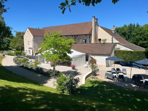 Marey-les-Fussey House | Le Carre Saint Pierre - Chambres d'hôtes