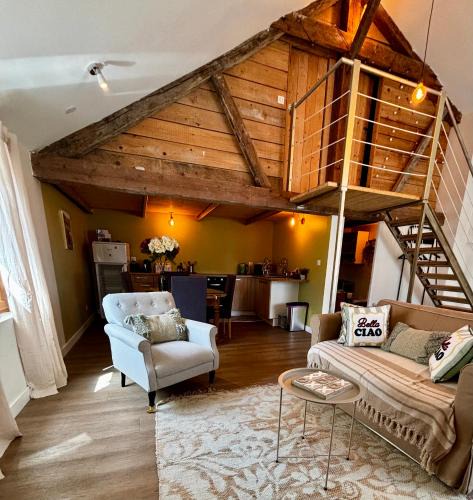 Saint-Jean-de-Losne Apartment | Le carrosse, la diligence, centre Saint Jean de Losne tarif 2pers 1 chambre, tarif 4 pers 2 chambres