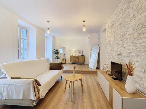 Voiron Apartment | Le Catalan, centre ville, 4 personnes, 2 chambres, charme