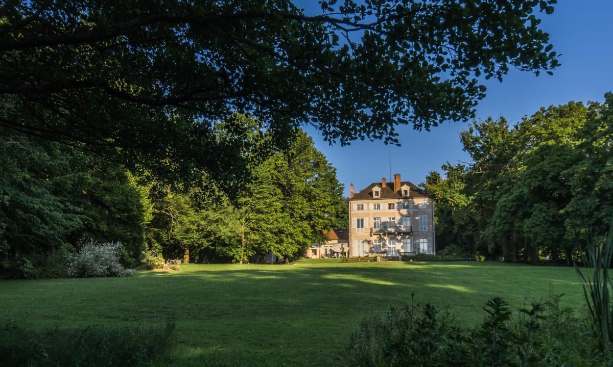 Bures-sur-Yvette Bed & Breakfast | Le Château de la Vierge