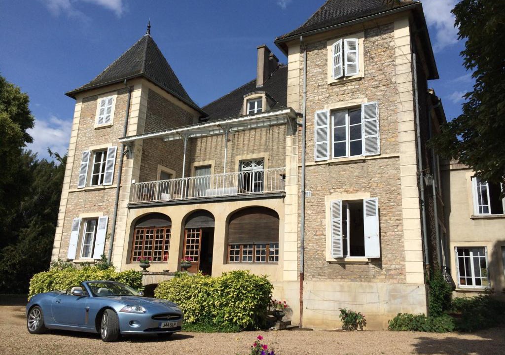 Champagny-sous-Uxelles Bed & Breakfast | Le Château