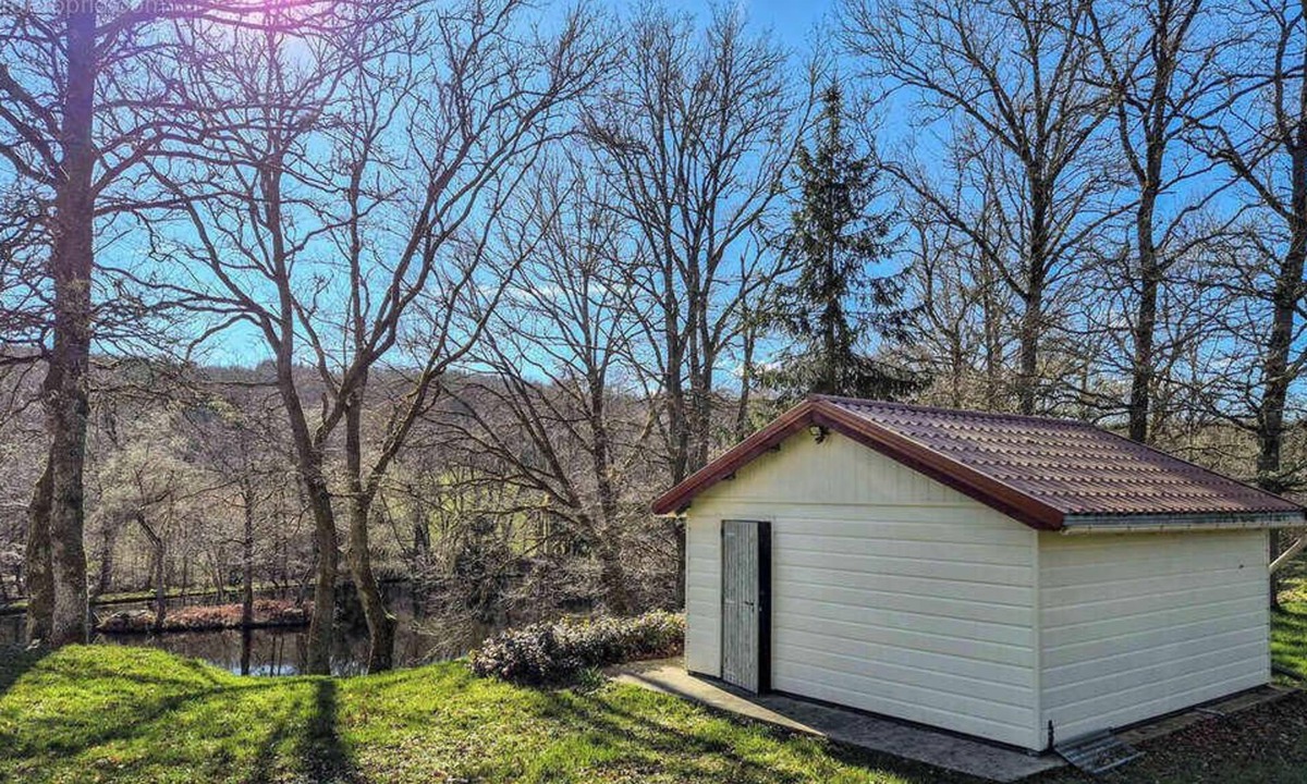 Saint-Germain-de-Modeon Ski Chalet | LE CHALET DU LAC, in the Morvan nature park; pets welcome! Calm.