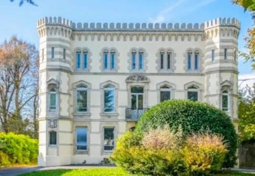 Dole Apartment | Le chateau d'Altheis