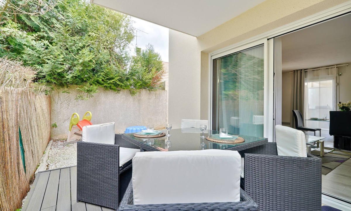 L'Hay-les-Roses Apartment | Le Cocoon Rainbow - Appt pour 6 proche aéroport