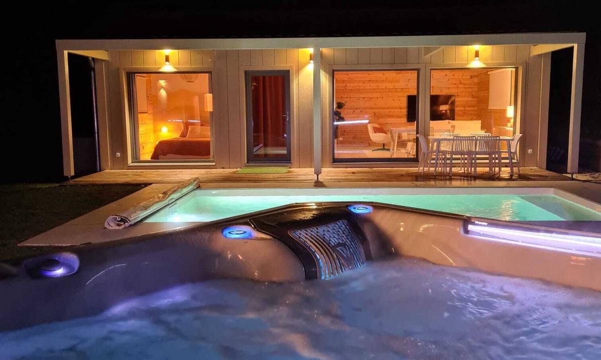 Saint-Paul-en-Cornillon Cottage | Le Cottage des cerisiers