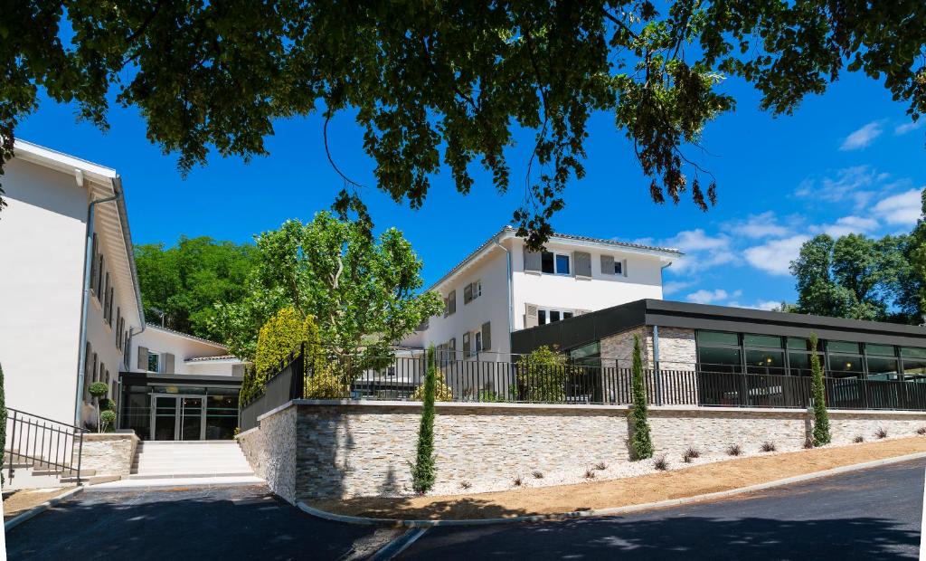 Chonas-l'Amballan Hotel | Le Cottage de Clairefontaine