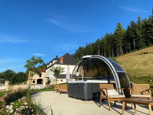 Chauffailles House | Le Domaine de la Source - Jacuzzi - Cadre et Tranquillité