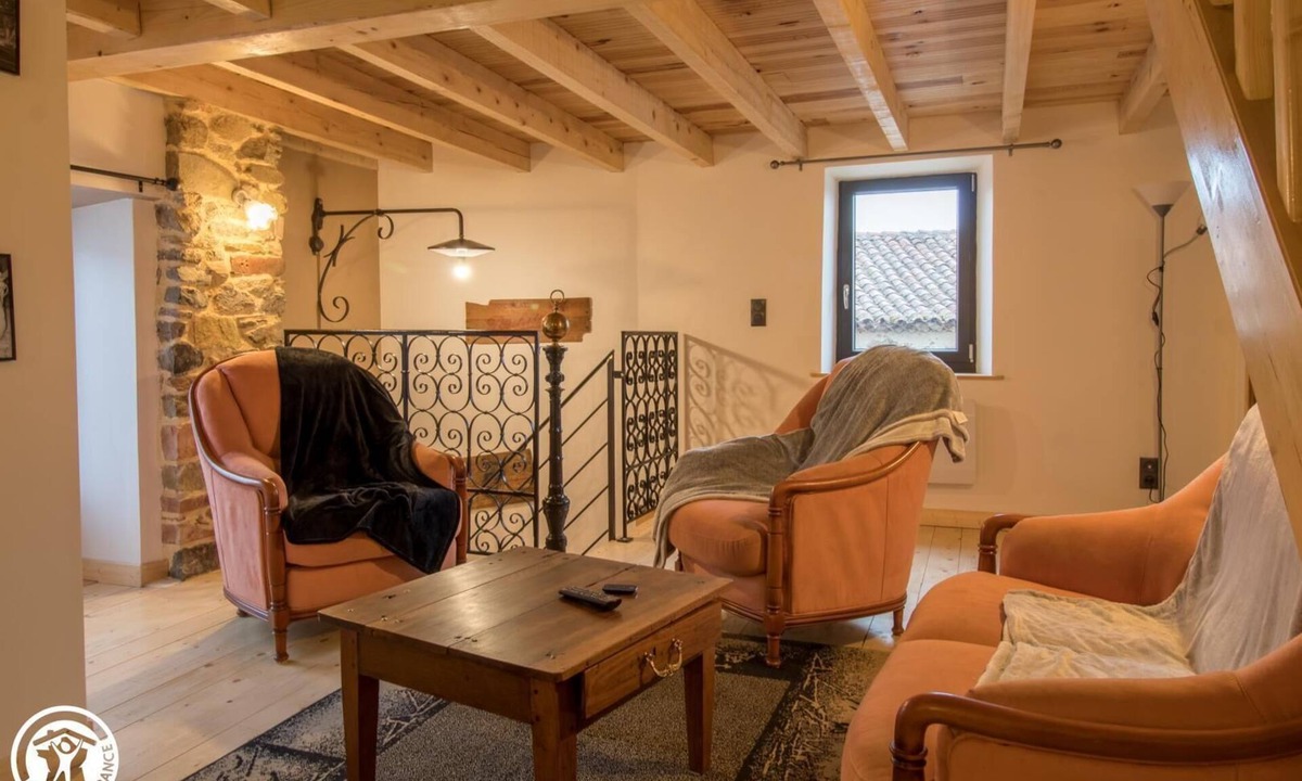 Manglieu House | Le Four à Pain - MANGLIEU