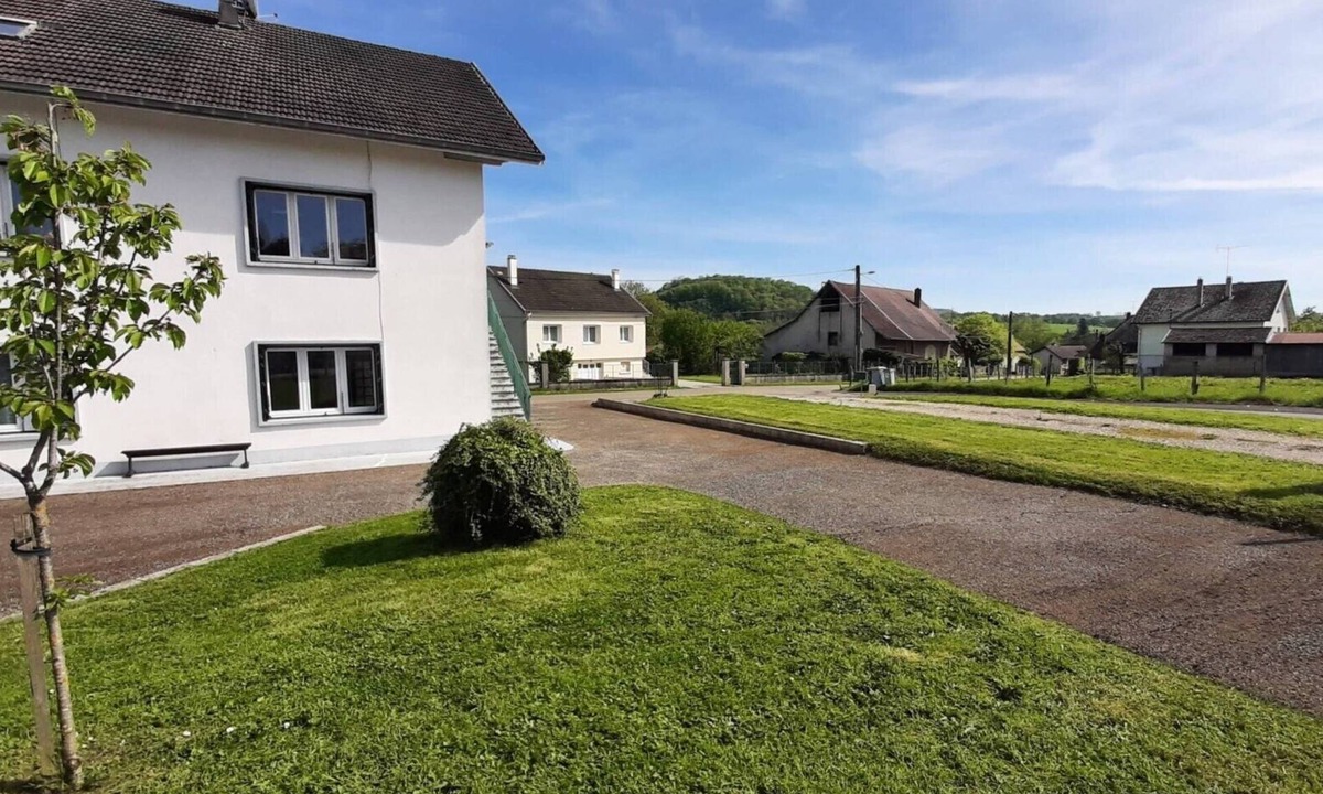 Arlay Apartment | Le Gîte de Corcelles – Spacious Ground Floor Apartment with Terrace and Parking