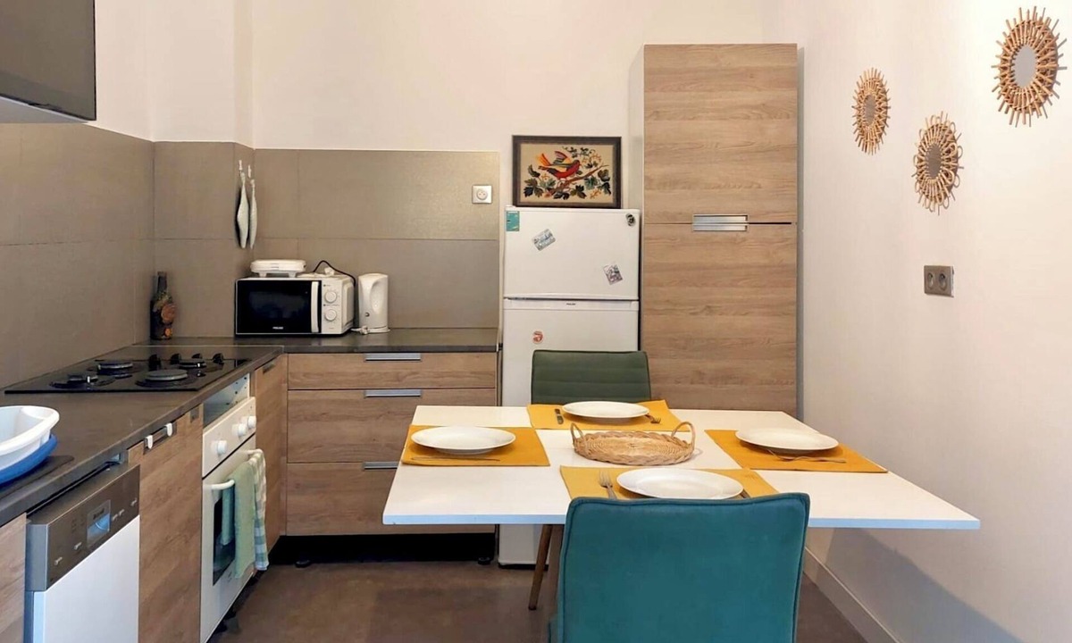 Gentilly Apartment | Le Jasmin, F3 Avec Parking et Balcon et une Balancoire, Gentilly