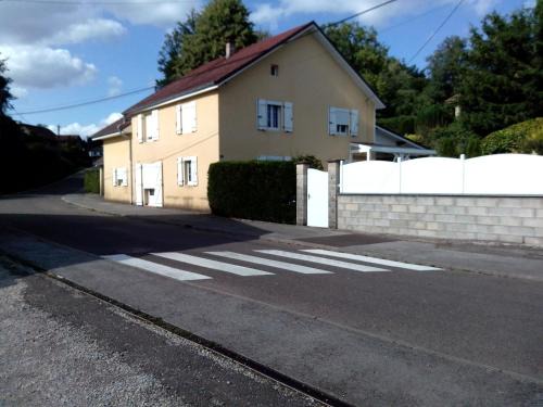 Magny-Danigon House | LE JR 70 Relais Motards