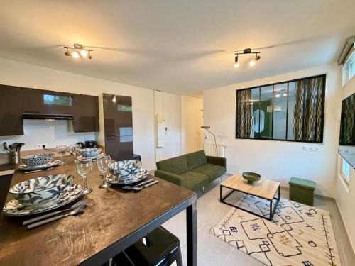 Bourgoin-Jallieu Apartment | Le Jupiter, Centre ville, Parking Privé