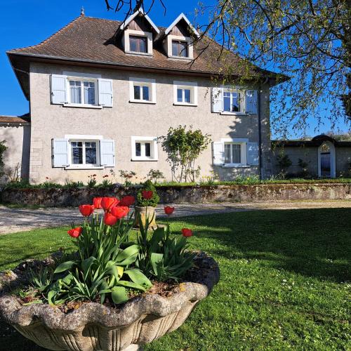 Charancieu House | Le Mas de Crozail - Parc & Piscine