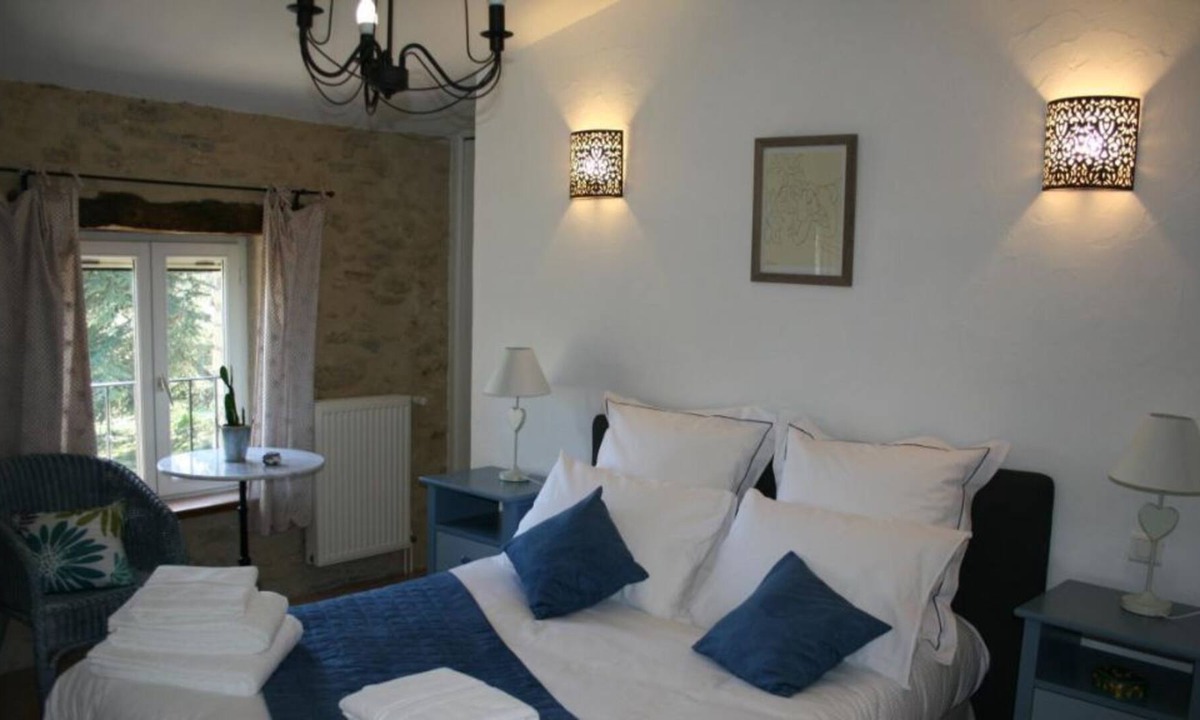 Chabrillan Other | Le Mas Théophile welcomes you with a capacity of 12 to 14 people.