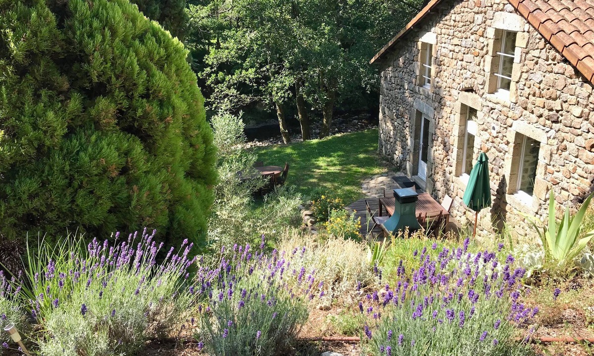 Saint-Pierreville House | Le Moulinage Chabriol - La Rivière