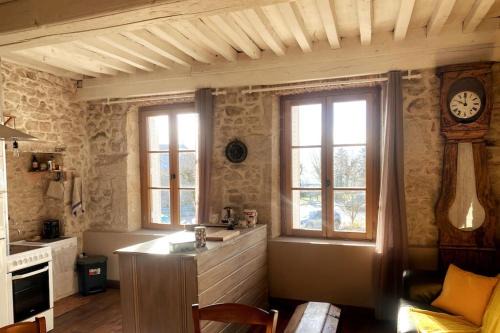 Mont-Saint-Vincent Apartment | Le nid du coq d'or location appartement