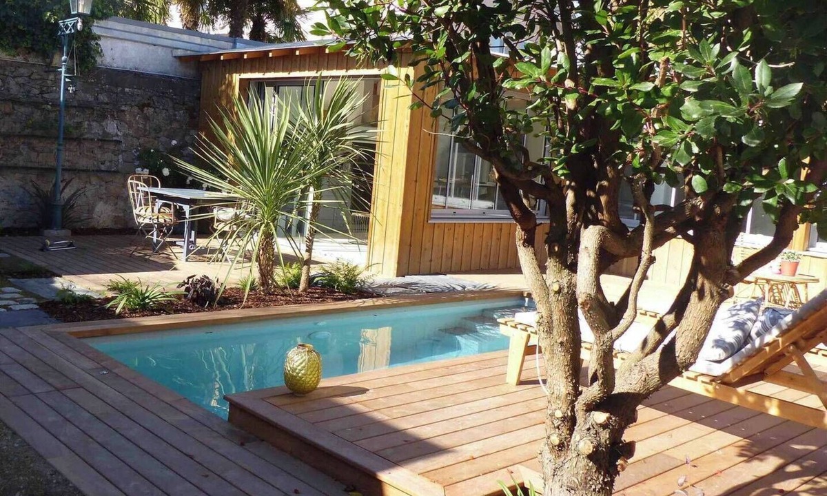 Mairie de Chantenay House | Le Nid du Héron: vacation home with heated pool in the heart of Nantes