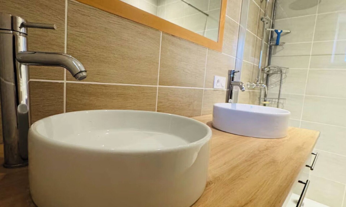 Upie House | Le Pascadelle, sleeps 10, spacious, swimming pool
