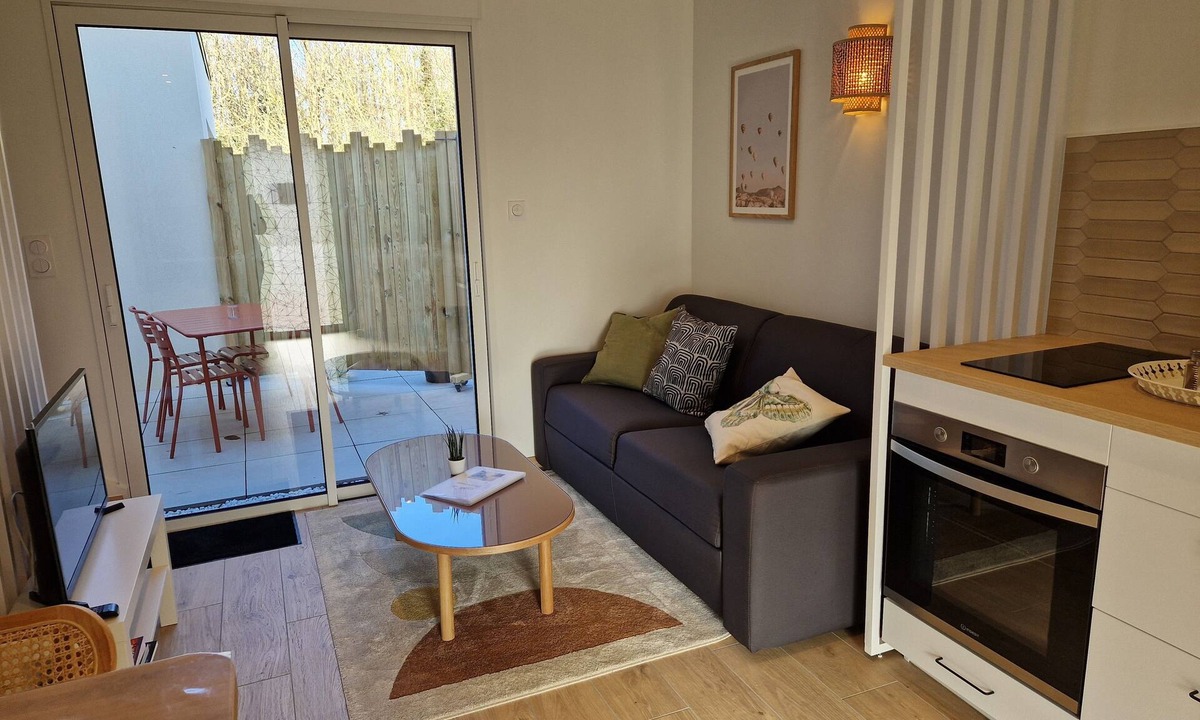 Carquefou House | Le Patureau - Quiet T2 gite with terrace