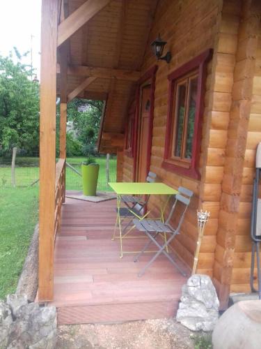 Jouhe House | Le petit chalet jurassien