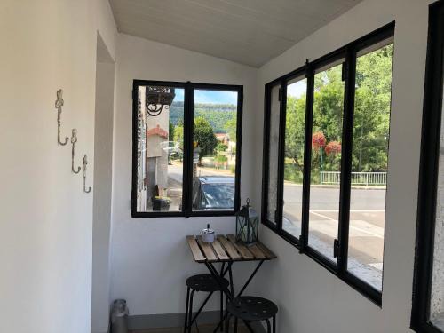 Ornans Apartment | le petit champliman