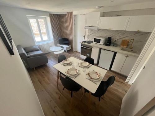 Paroisse Notre-Dame Apartment | Le petit Cosy