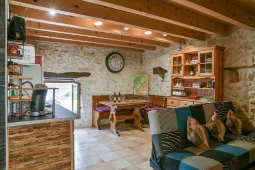 Chanaz Apartment | Le Portougais, Chalet À Chanaz