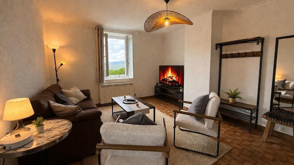 Charnay-les-Macon Apartment | Le Refuge des Vignes 4pers famille parking vue