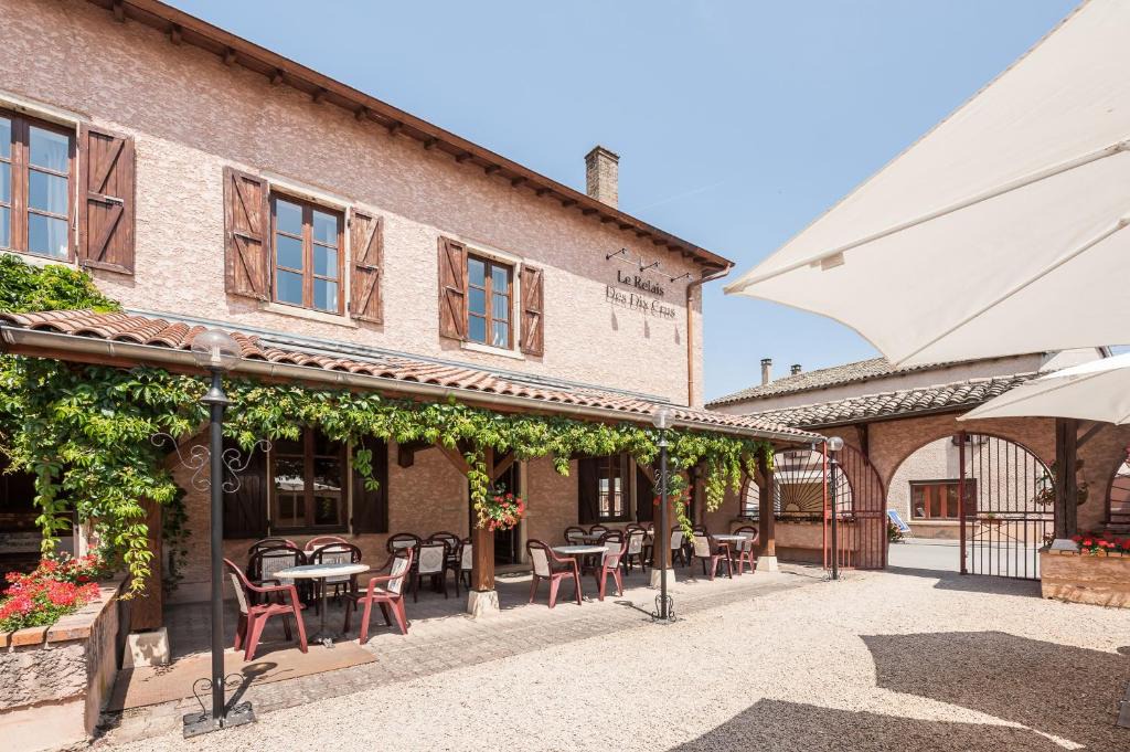 Corcelles-en-Beaujolais Hotel | Le Relais Des Dix Crus - Logis Hôtel