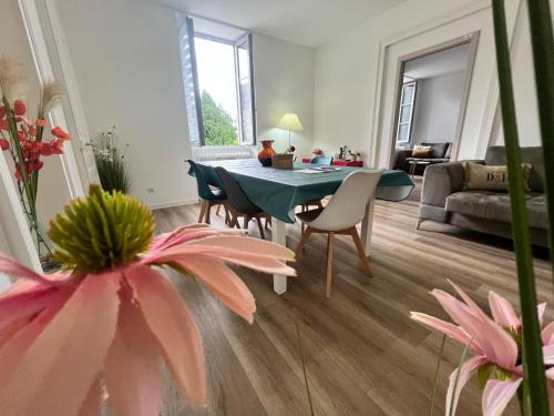 Dole Apartment | Le Topaz - Proche centre historique - Parking privé - 4 chambres - spacieux 115m2 !
