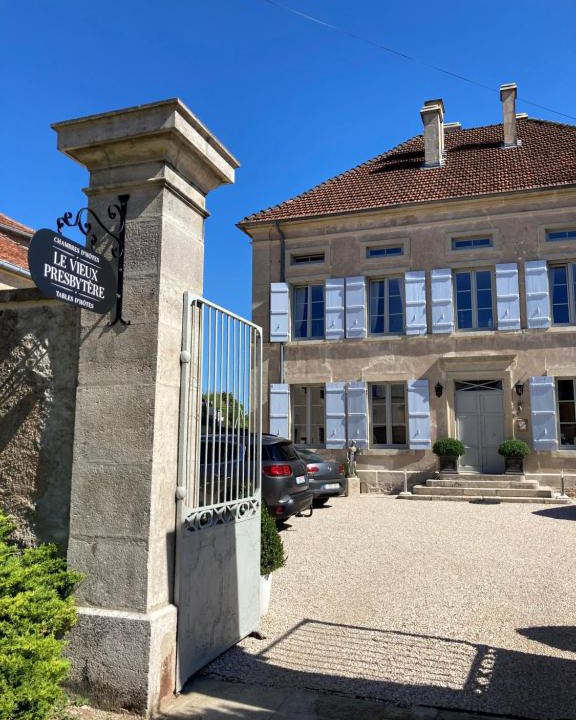 Confracourt Bed & Breakfast | Le vieux presbytère