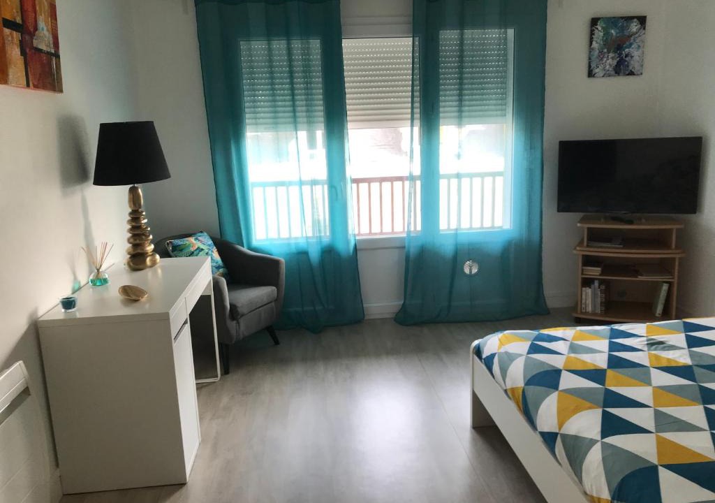 Gray Apartment | Le Villeneuve
