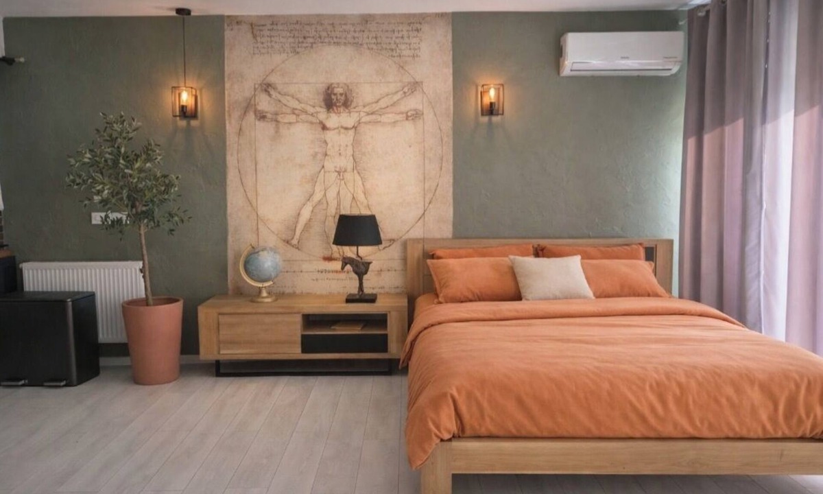 Bievres Apartment | Leonard's