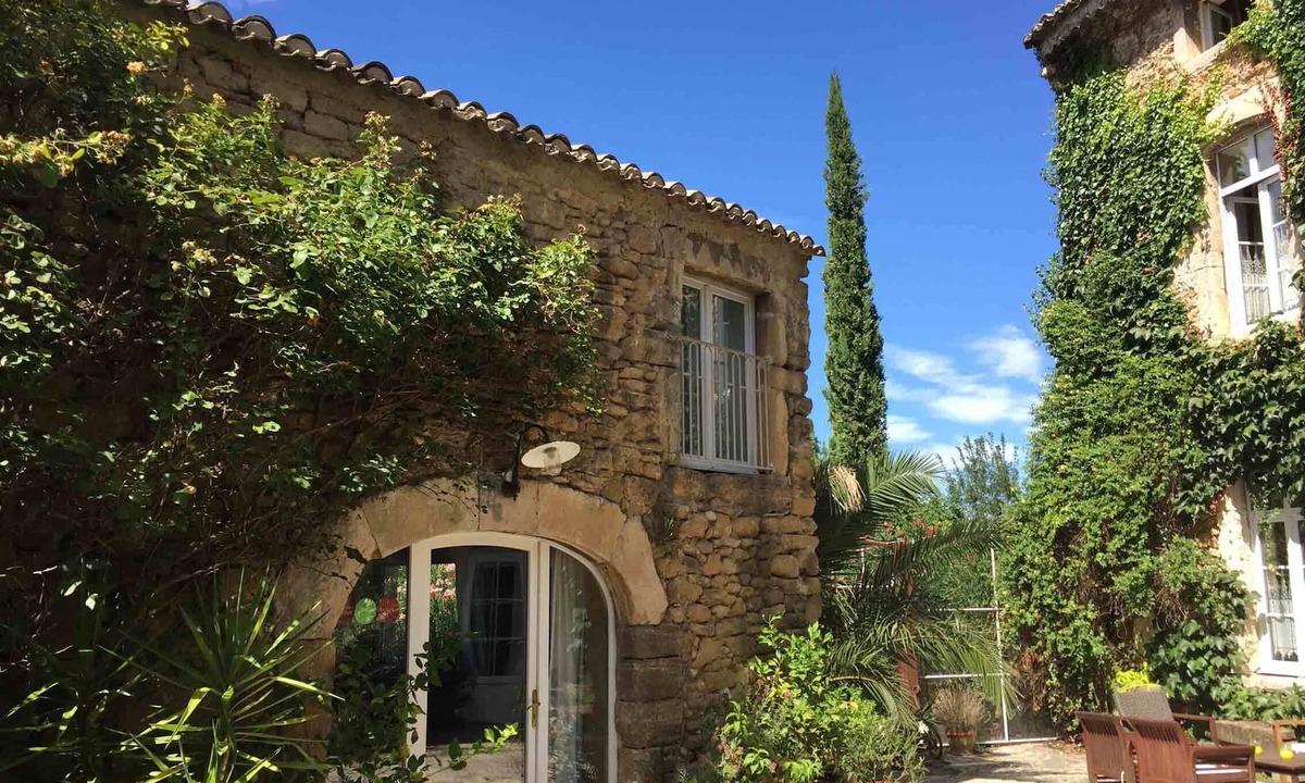 Suze-la-Rousse Hotel | Les Aiguières en Provence