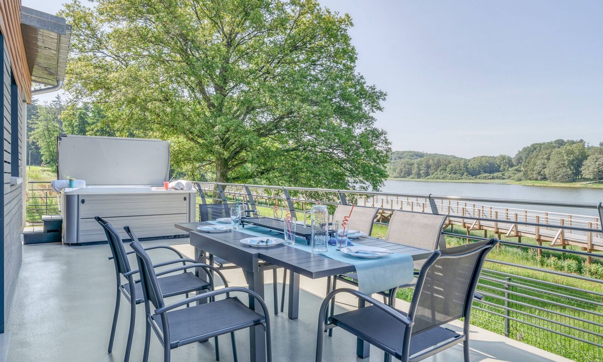 Vosges House | Les Bambous - Vue sur le lac avec jacuzzi