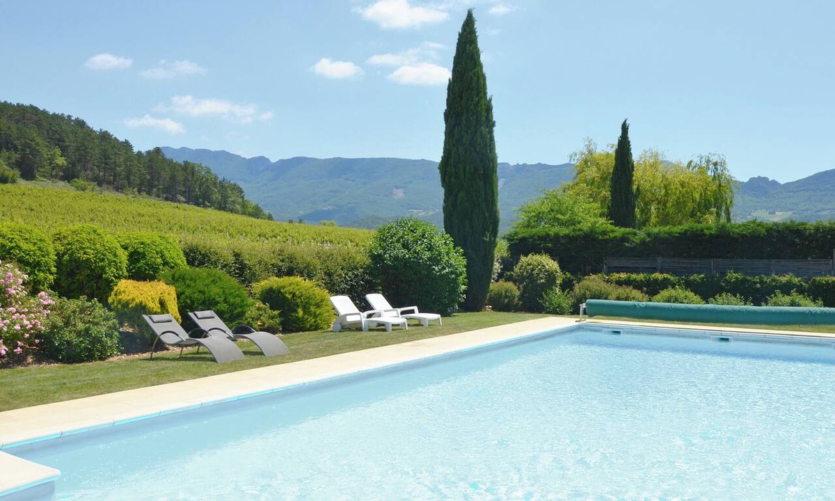 Mirabel-et-Blacons House | Les Cerisiers Vacation Rentals: Le Romarin, surrounded by nature and just a stone's throw from the Drôme River