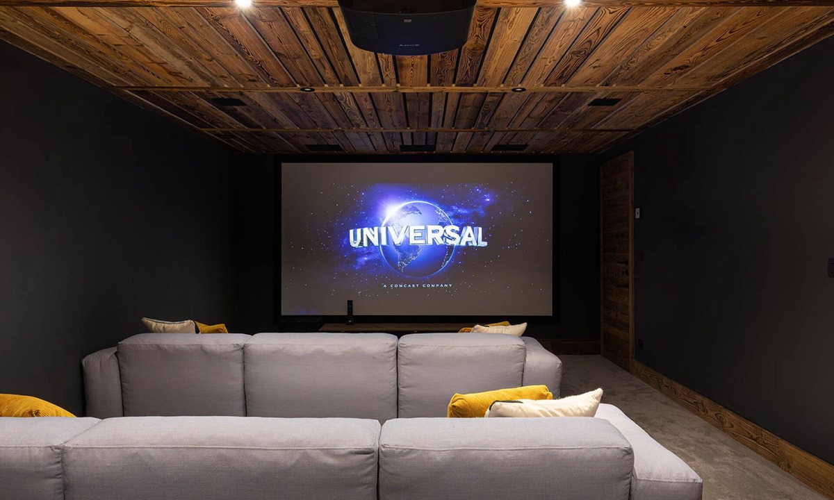 Saint-Nicolas-de-Veroce Ski Chalet | Les Cimes : Luxury 5* Chalet ski in/out, cinema room, 10 people